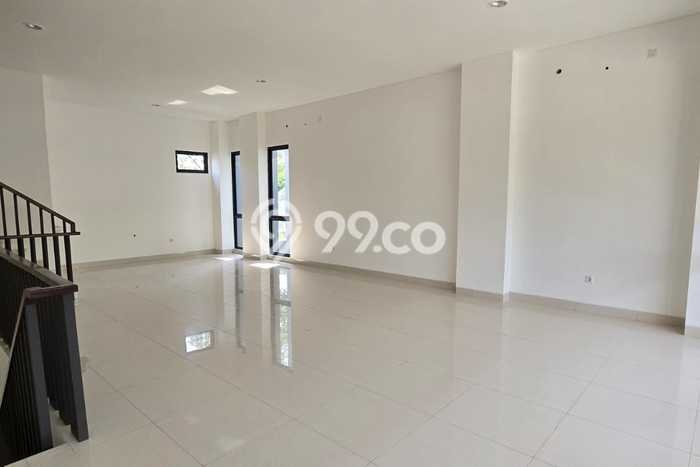LOKASI PREMIUM! Ruko Kawasan BSD Green Wich, Luas 154m², Jalan Utama LOKASI PREMIUM! Ruko Kawasan BSD Green Wich, Luas 154m², Jalan Utama