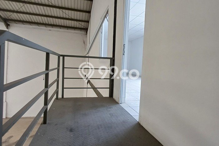 LOKASI PREMIUM! Gudang Kawasan Tangerang, Luas 360m², Area Komersial LOKASI PREMIUM! Gudang Kawasan Tangerang, Luas 360m², Area Komersial