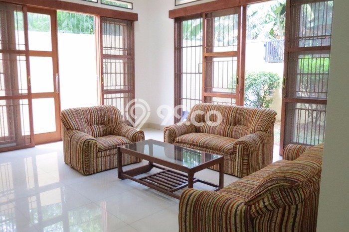 Disewakan! Rumah 5 Kamar Tidur &
3 Kamar Mandi di Jatiwaringin, Jakarta Timur Disewakan! Rumah 5 Kamar Tidur &
3 Kamar Mandi di Jatiwaringin, Jakarta Timur