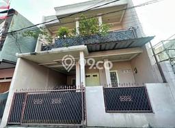 Rumah Strategis Modern Lb 193m2 di Jatinegara, Jakarta Timur Rumah Strategis Modern Lb 193m2 di Jatinegara, Jakarta Timur