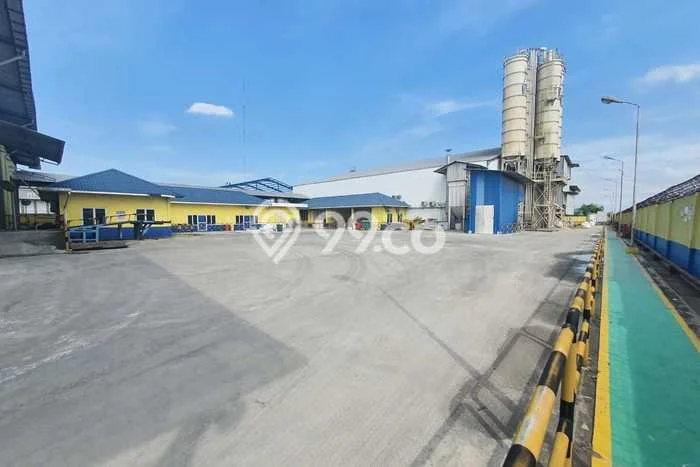 Area Ramai! Gudang Dijual di Medan Kota untuk Bisnis Luas Bangunan 1077m2 Area Ramai! Gudang Dijual di Medan Kota untuk Bisnis Luas Bangunan 1077m2
