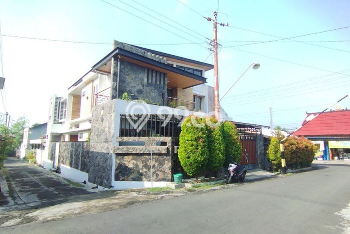 Hunian Mewah Siap Huni LT 252m2 di Jaten, Karanganyar Hunian Mewah Siap Huni LT 252m2 di Jaten, Karanganyar