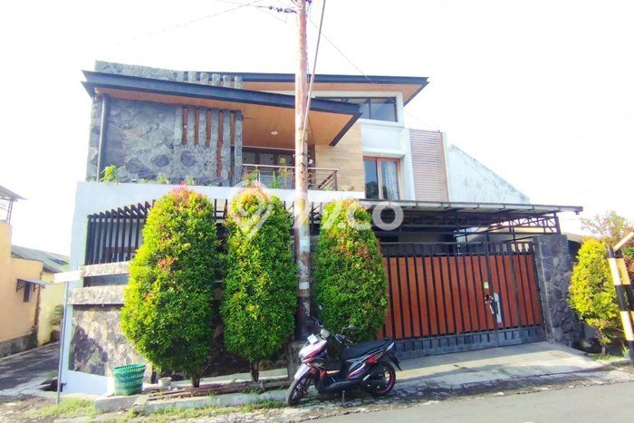 Hunian Mewah Siap Huni LT 252m2 di Jaten, Karanganyar Hunian Mewah Siap Huni LT 252m2 di Jaten, Karanganyar