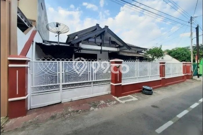 Rumah Modern Cantik 4 Kamar Bisa Langsung Pindah di Laweyan Rumah Modern Cantik 4 Kamar Bisa Langsung Pindah di Laweyan