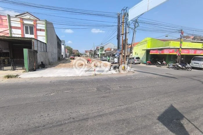 Tanah Komersial Kawasan Colomadu, Luas 100m², Pinggir Jalan Tanah Komersial Kawasan Colomadu, Luas 100m², Pinggir Jalan
