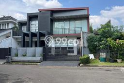 Jual Rumah Luas Elegan Dengan View Eksklusif di Bintaro, Jakarta Selatan Jual Rumah Luas Elegan Dengan View Eksklusif di Bintaro, Jakarta Selatan