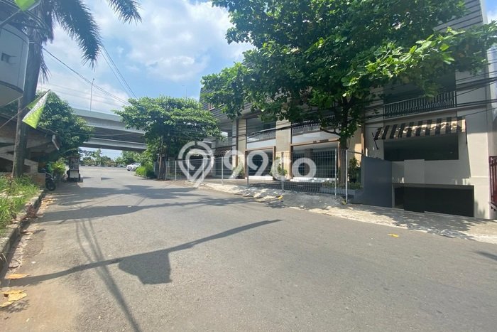 Unit Kantor Dijual di Jakarta Timur LT 400m2 & LB 1200m2 Unit Kantor Dijual di Jakarta Timur LT 400m2 & LB 1200m2
