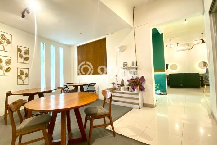 Rumah Sewa Tangerang Selatan LT 300m2 LB 200m2 Kawasan Bintaro Rumah Sewa Tangerang Selatan LT 300m2 LB 200m2 Kawasan Bintaro