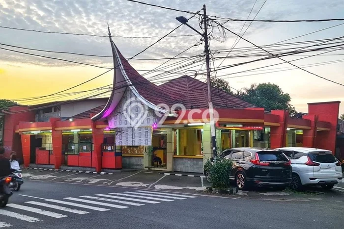 Disewakan Ruko di Pusat Kota Jakarta Selatan Ramai Strategis Disewakan Ruko di Pusat Kota Jakarta Selatan Ramai Strategis
