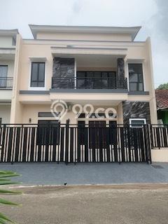 Rumah Mewah LB 200m2 Siap Pakai Desain Elegan di Serpong Villa Melati Mas, Tangerang Selatan Rumah Mewah LB 200m2 Siap Pakai Desain Elegan di Serpong Villa Melati Mas, Tangerang Selatan