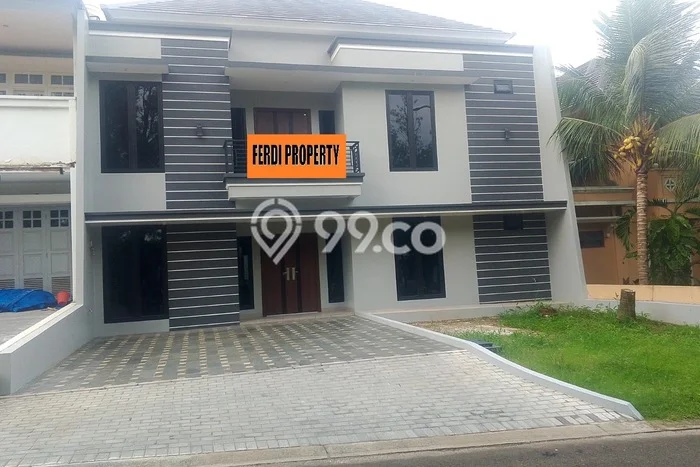 For Sale! Luxury House LT 300m2 Desain Elegan di Kota Wisata For Sale! Luxury House LT 300m2 Desain Elegan di Kota Wisata