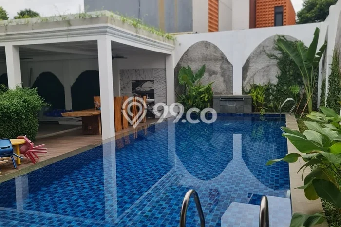 Rumah Mewah LB 500m2 Siap Huni Desain Elegan di Jatiwarna, Bekasi Rumah Mewah LB 500m2 Siap Huni Desain Elegan di Jatiwarna, Bekasi