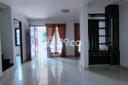 HOT DEAL! Rumah area Kota Wisata, 3 KT, Area Asri, LT 128m² Bangunan 150m² HOT DEAL! Rumah area Kota Wisata, 3 KT, Area Asri, LT 128m² Bangunan 150m²