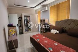 For Sale! Luxury House LT 144m2 Desain Modern di Kota Wisata For Sale! Luxury House LT 144m2 Desain Modern di Kota Wisata