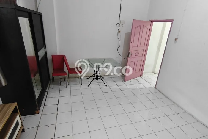 Disewakan Rumah Murah di Jelambar Jakarta Barat dengan 3 KT Disewakan Rumah Murah di Jelambar Jakarta Barat dengan 3 KT