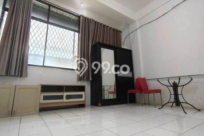 Disewakan Rumah Murah di Jelambar Jakarta Barat dengan 3 KT Disewakan Rumah Murah di Jelambar Jakarta Barat dengan 3 KT