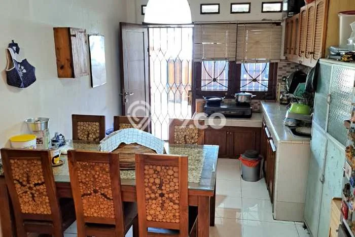 For Sale Rumah 3 Kamar Lokasi Ideal Bagus dan Strategis di Ciledug For Sale Rumah 3 Kamar Lokasi Ideal Bagus dan Strategis di Ciledug