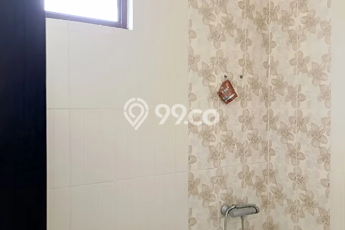 Rumah Sewa Tangerang Selatan LT 186m2 LB 135m2 Area Graha Raya Rumah Sewa Tangerang Selatan LT 186m2 LB 135m2 Area Graha Raya