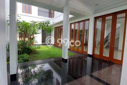 For Sale! Premium House LT 525m2 Desain Modern di Pondok Indah For Sale! Premium House LT 525m2 Desain Modern di Pondok Indah
