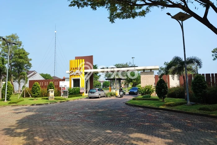 Rumah Furnished siap huni cluster Taman Rafflesia, Graha Padma, Semarang Barat Rumah Furnished siap huni cluster Taman Rafflesia, Graha Padma, Semarang Barat