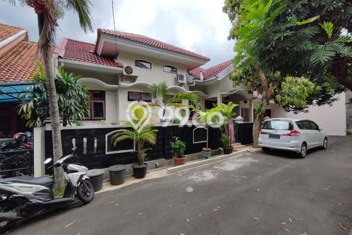 Hunian Mewah LB 250m2 Siap Pakai Desain Elegan di Bukit Sari, Semarang Hunian Mewah LB 250m2 Siap Pakai Desain Elegan di Bukit Sari, Semarang