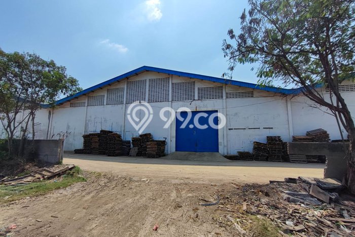 Disewakan Gudang di Kawasan Ramai Terboyo Luas 1800m2 Disewakan Gudang di Kawasan Ramai Terboyo Luas 1800m2