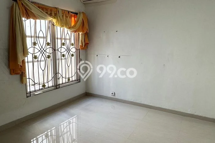 Rumah Terawat kawasan Semarang Barat, Semarang, Luas 102m2m² Bangunan 64m2m² DIJUAL CEPAT! Rumah Terawat kawasan Semarang Barat, Semarang, Luas 102m2m² Bangunan 64m2m² DIJUAL CEPAT!