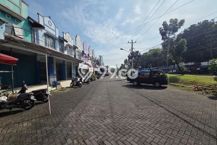 Ruko Dijual di Mijen Semarang dengan Luas Bangunan 180m2 Ruko Dijual di Mijen Semarang dengan Luas Bangunan 180m2