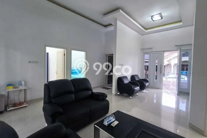 Lokasi strategis! Rumah siap pakai dikontrakkan di Banyumanik LB 120m2 Lokasi strategis! Rumah siap pakai dikontrakkan di Banyumanik LB 120m2