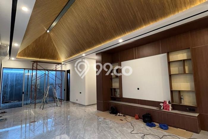 Rumah Mewah LB 400m2 Siap Pakai Desain Elegan di BSB City, Semarang Rumah Mewah LB 400m2 Siap Pakai Desain Elegan di BSB City, Semarang