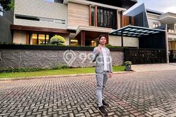 Rumah Elit Modern Tanpa Renovasi di BSB City Semarang Rumah Elit Modern Tanpa Renovasi di BSB City Semarang
