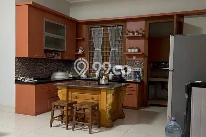 Lokasi strategis! Rumah siap pakai dikontrakkan di Gajah Mungkur LB 400m2 Lokasi strategis! Rumah siap pakai dikontrakkan di Gajah Mungkur LB 400m2