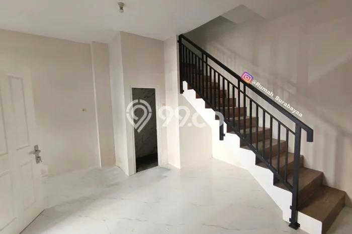 Rumah Lokasi Strategis di Kutisari, Surabaya, LT 50m2m² Bangunan 88m2m² Rumah Lokasi Strategis di Kutisari, Surabaya, LT 50m2m² Bangunan 88m2m²