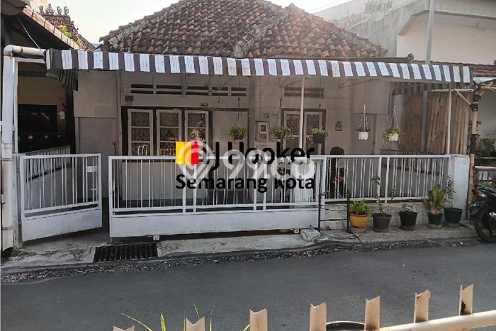 Hunian Mewah Dijual LT 197m2 di Semarang Tengah, Semarang Hunian Mewah Dijual LT 197m2 di Semarang Tengah, Semarang