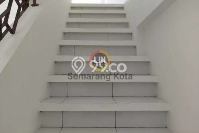 Unit Ruko Disewa Lokasi Gajah Mungkur, Semarang Spesifikasi Luas Bangunan 225m2 Unit Ruko Disewa Lokasi Gajah Mungkur, Semarang Spesifikasi Luas Bangunan 225m2