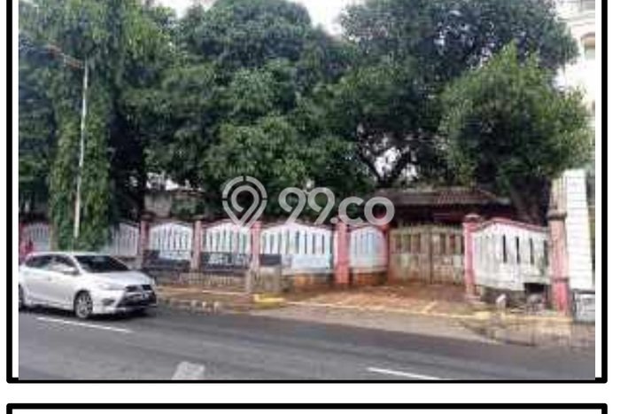 Ready to Use! Premium House LT 1390m2 Desain Elegan di Kemang Ready to Use! Premium House LT 1390m2 Desain Elegan di Kemang
