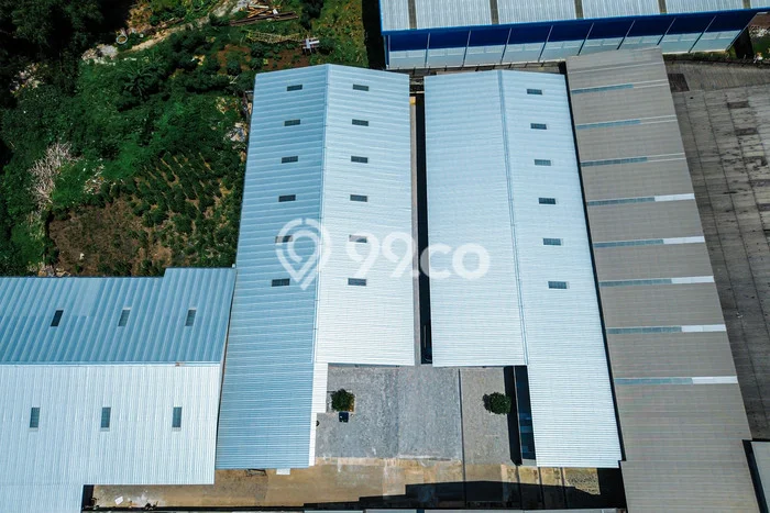 Gudang Disewa di Bekasi dengan LB 2000m2 Area Komersial Ramai Gudang Disewa di Bekasi dengan LB 2000m2 Area Komersial Ramai