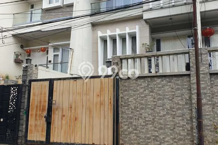 Rumah Luxury Modern Tanpa Renovasi di Pluit Jakarta Utara Rumah Luxury Modern Tanpa Renovasi di Pluit Jakarta Utara