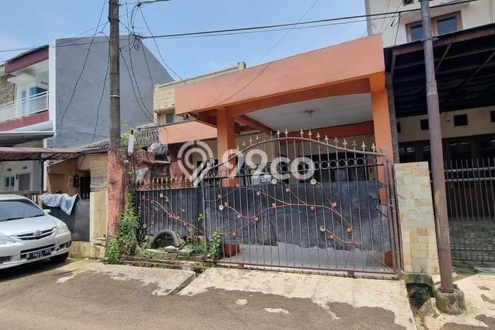 For Sale Hunian Rumah Terawat 1 KT di Sektor 3 - Bintaro, Tangerang Selatan For Sale Hunian Rumah Terawat 1 KT di Sektor 3 - Bintaro, Tangerang Selatan