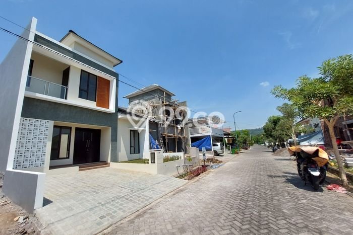 Rumah Kualitas Premium 2 Kamar Tidur Lokasi Prestisius di Kawasan Berkembang Tembalang, Semarang Rumah Kualitas Premium 2 Kamar Tidur Lokasi Prestisius di Kawasan Berkembang Tembalang, Semarang