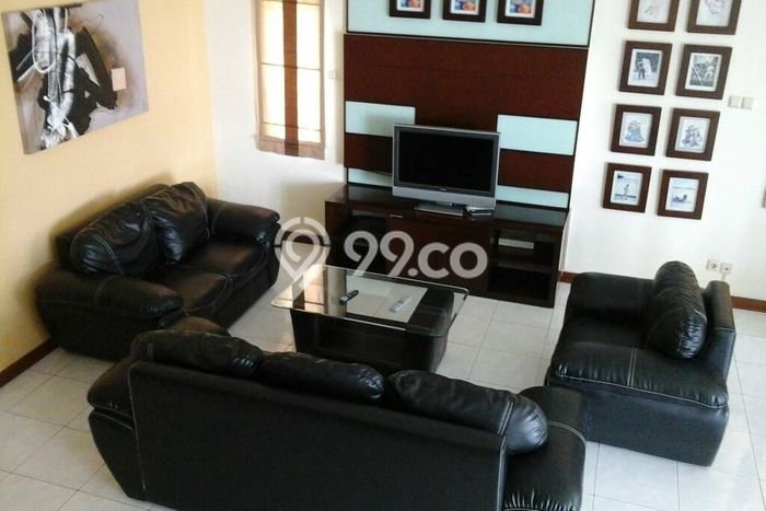 Ready to Use! Premium House LT 577m2 Desain Elegan di Dago Ready to Use! Premium House LT 577m2 Desain Elegan di Dago