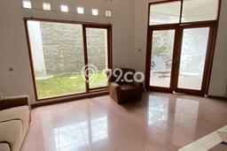 Jarang Ada! Rumah Sewa 6 Kamar Bagus Siap Huni Holis Cigondewah Jarang Ada! Rumah Sewa 6 Kamar Bagus Siap Huni Holis Cigondewah