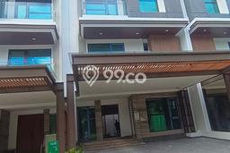 Rumah Luxury Modern Siap Huni di Bintaro Jakarta Selatan Rumah Luxury Modern Siap Huni di Bintaro Jakarta Selatan