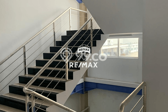 Area Ramai! Gudang Dijual di Cikarang Timur untuk Bisnis Luas Bangunan 1730m2 Area Ramai! Gudang Dijual di Cikarang Timur untuk Bisnis Luas Bangunan 1730m2