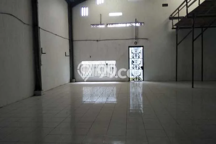 Gudang untuk disewa di Semarang Barat punya LT 308m2 & LB 300m2 harga sewa kompetitif Gudang untuk disewa di Semarang Barat punya LT 308m2 & LB 300m2 harga sewa kompetitif