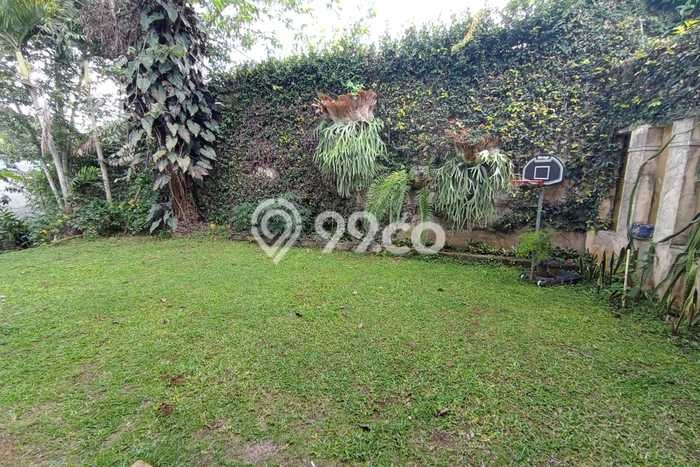 Jual Segera Rumah 4 KT 4 KM di Kawasan Bisnis , Bandung Jual Segera Rumah 4 KT 4 KM di Kawasan Bisnis , Bandung