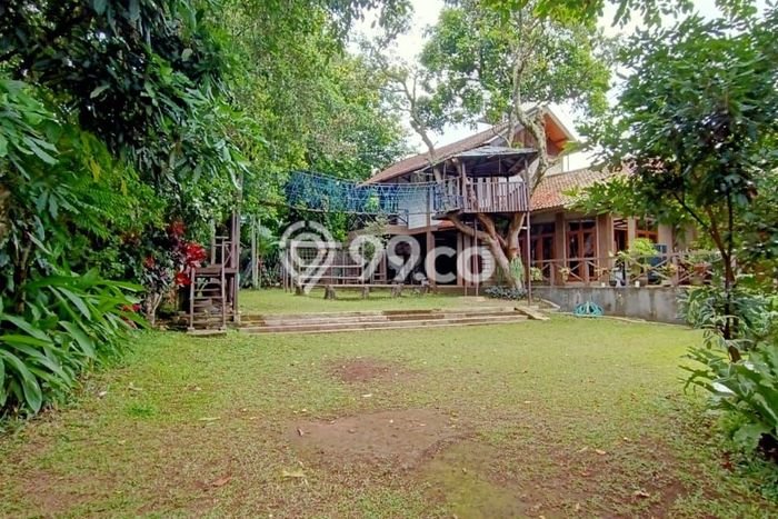 Jual Rumah Luas Megah Dengan View Eksklusif di Cipaganti, Bandung Jual Rumah Luas Megah Dengan View Eksklusif di Cipaganti, Bandung