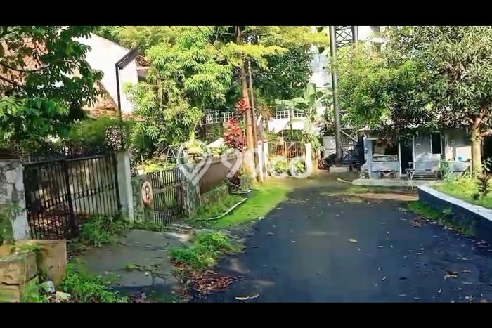Lokasi strategis! Rumah siap huni dikontrakkan di Coblong LB 150m2 Lokasi strategis! Rumah siap huni dikontrakkan di Coblong LB 150m2