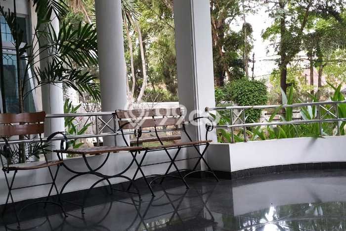 Rumah Elit LB 900m2 Siap Huni Desain Elegan di Sayap Dago, Bandung Rumah Elit LB 900m2 Siap Huni Desain Elegan di Sayap Dago, Bandung