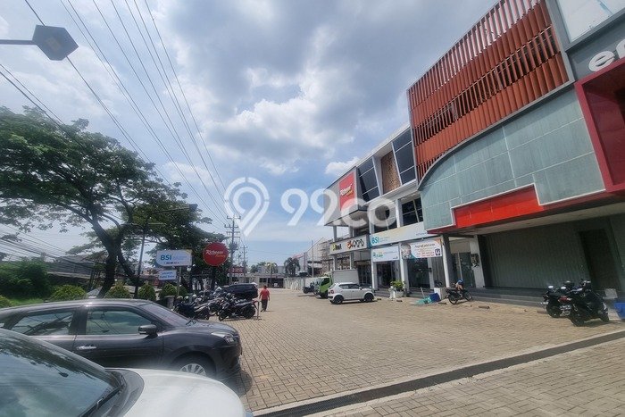 Ruko Kawasan Ngaliyan, Luas 540m2m², Area Bisnis, Siap Usaha Ruko Kawasan Ngaliyan, Luas 540m2m², Area Bisnis, Siap Usaha